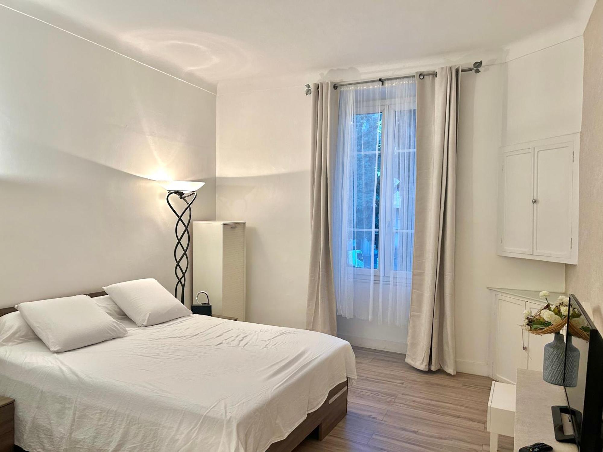 Amiral Courbet Apartment ฌวง-เลส์-แป็งส์ ภายนอก รูปภาพ