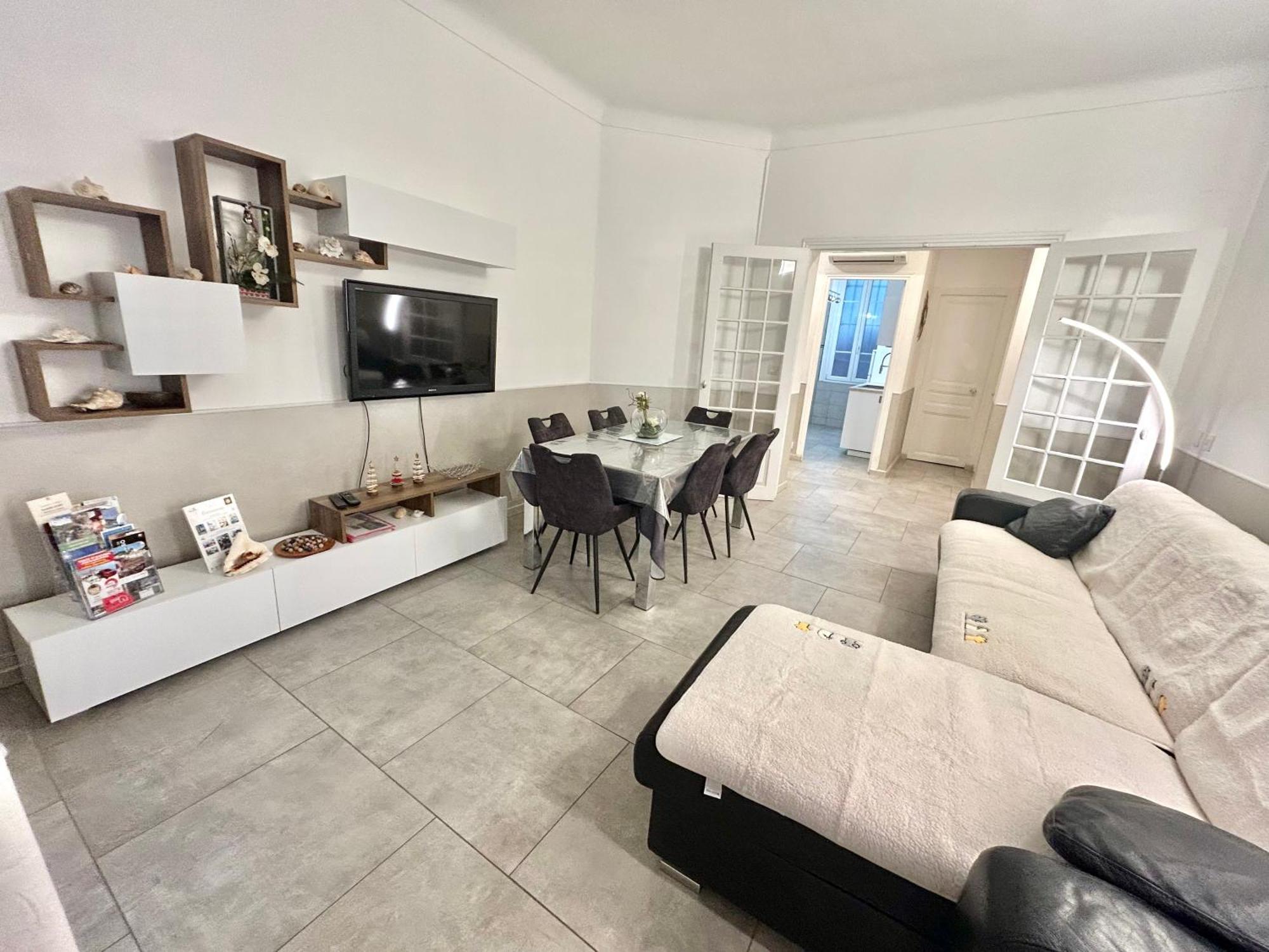 Amiral Courbet Apartment ฌวง-เลส์-แป็งส์ ภายนอก รูปภาพ